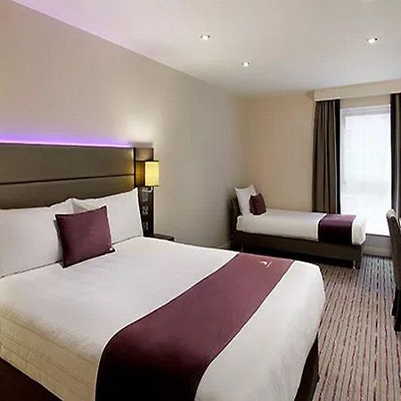 Premier Inn キャリクファーガス エクステリア 写真