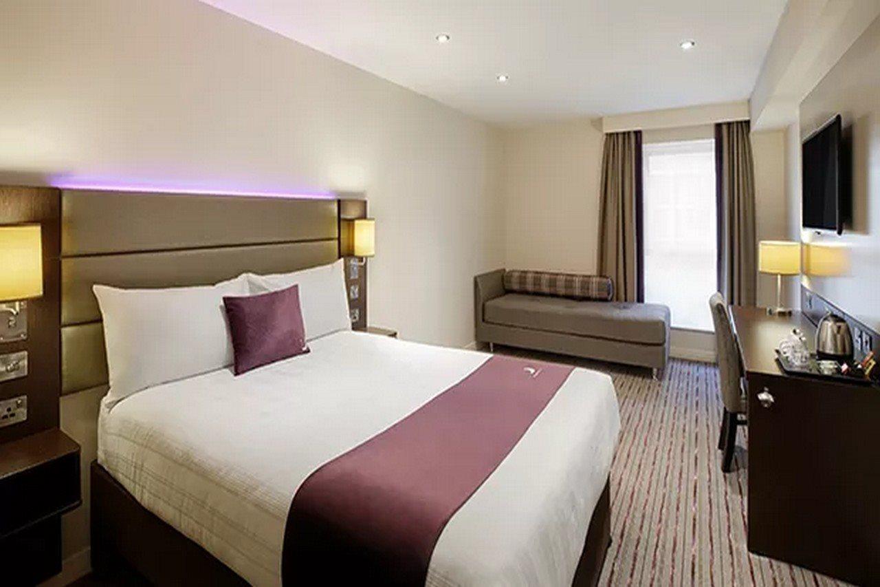 Premier Inn キャリクファーガス エクステリア 写真