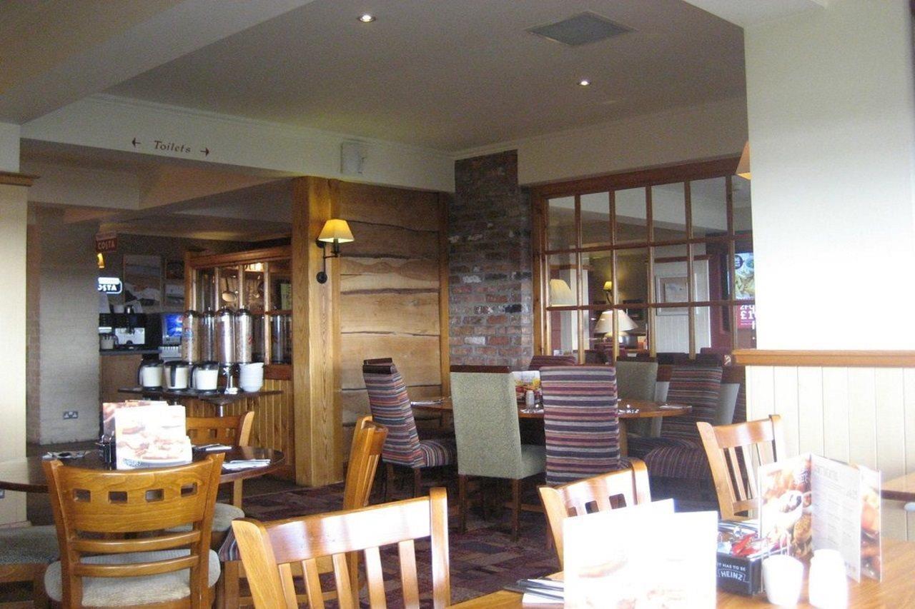 Premier Inn キャリクファーガス エクステリア 写真