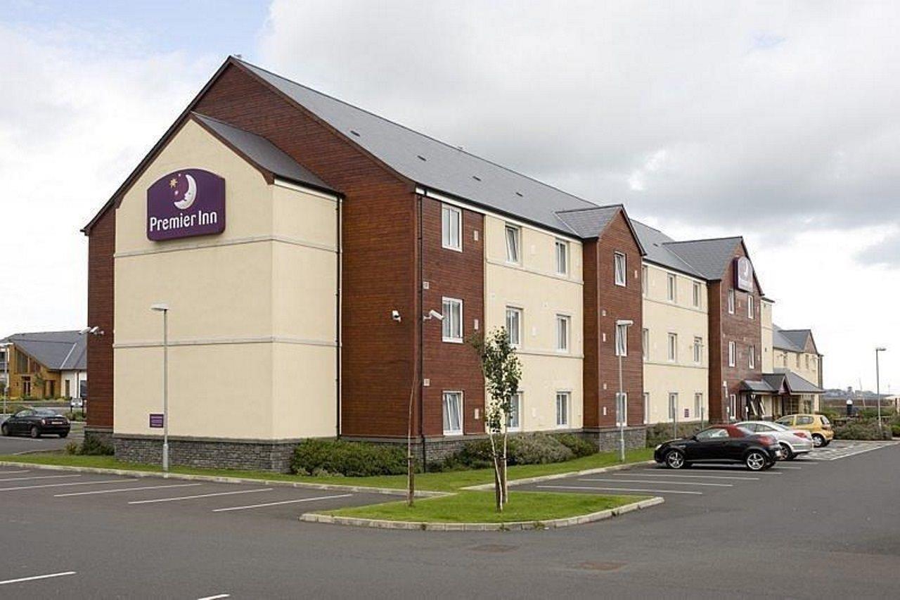 Premier Inn キャリクファーガス エクステリア 写真